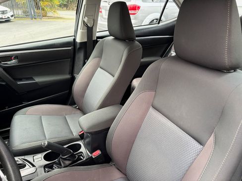 Used 2018 Toyota Corolla LE image 12