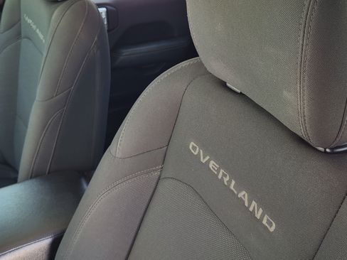 Used 2020 Jeep Gladiator Overland AWD/4WD image 17