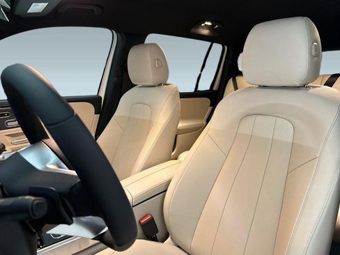 Used 2026 Mercedes-Benz GLB 250 image 19