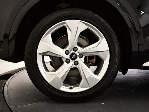 Certified 2023 Audi Q5 2.0T Premium Plus image 16