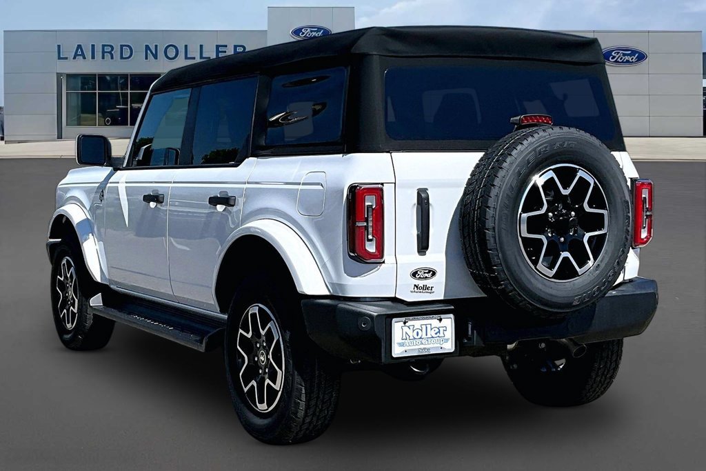 New 2026 Ford Bronco Outer Banks AWD/4WD image 3