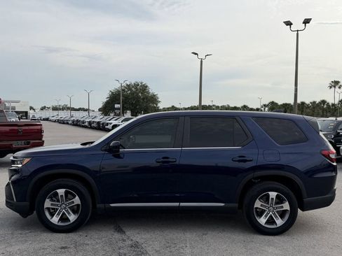 Used 2025 Honda Pilot EX-L image 8