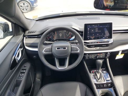 New 2026 Jeep Compass Latitude image 22