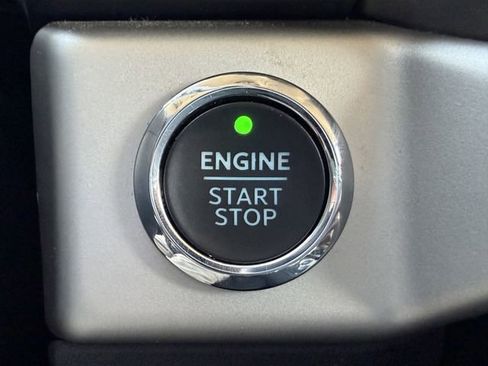 Used 2024 Ford Expedition Max XLT image 21