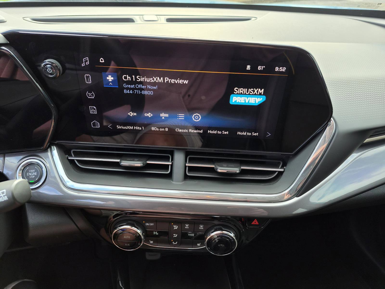 Used 2025 Chevrolet Trax ACTIV w/ Driver Confidence Package FWD image 21