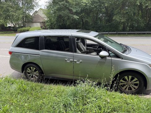 Used 2017 Honda Odyssey EX-L image 3