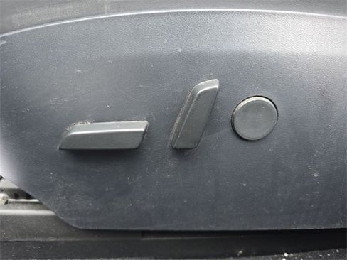 Used 2020 Tesla Model S Long Range Plus image 12