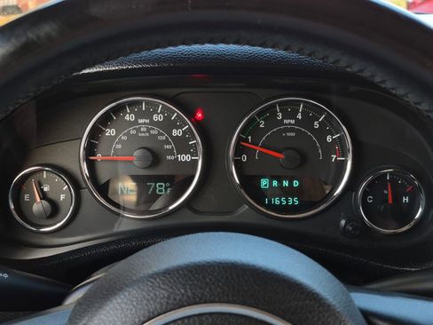 Used 2013 Jeep Wrangler Unlimited Sahara w/ Connectivity Group image 10