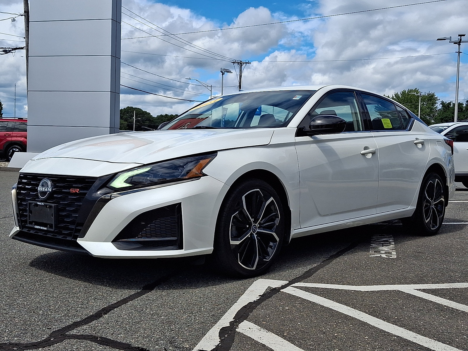 Used 2023 Nissan Altima 2.5 SR AWD/4WD image 3