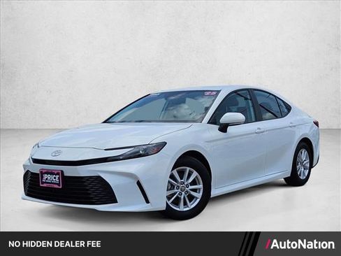 Used 2026 Toyota Camry LE w/ Convenience Package FWD image 1