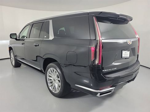 Certified 2023 Cadillac Escalade ESV Premium Luxury w/ Performance Package image 3