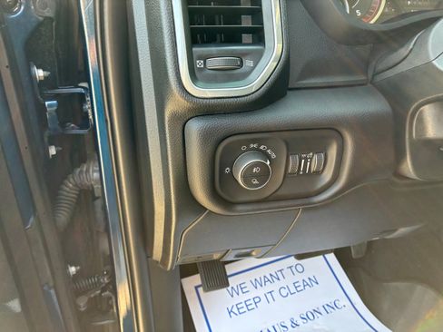 Used 2023 RAM 2500 Laramie AWD/4WD image 30