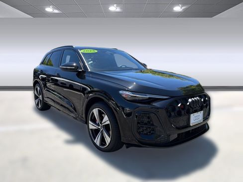 New 2026 Audi SQ5 Premium Plus AWD/4WD image 7