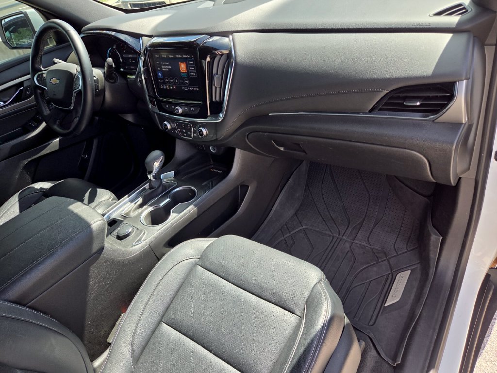 Used 2023 Chevrolet Traverse LT FWD image 18