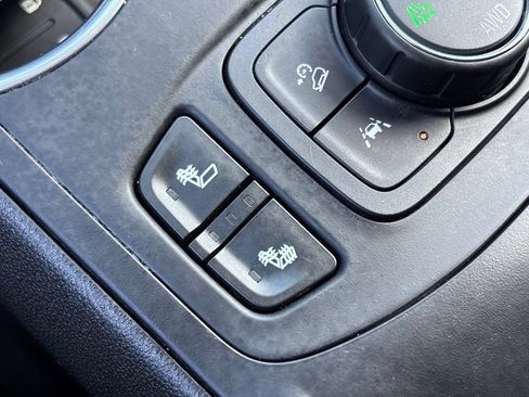 Used 2020 GMC Terrain SLE w/ Driver Convenience Package AWD/4WD image 32