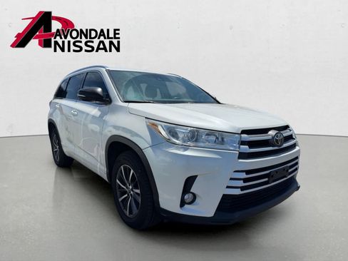 Used 2017 Toyota Highlander XLE FWD image 5