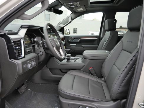 New 2026 GMC Sierra 1500 Denali w/ Denali Reserve Package image 4