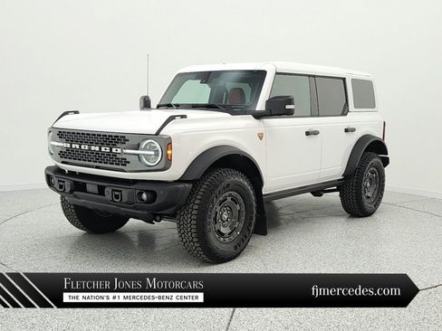 Used 2025 Ford Bronco Badlands image 1
