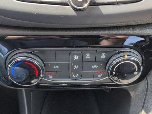 Used 2023 Buick Encore GX Preferred w/ Cold Weather Comfort Package FWD image 16
