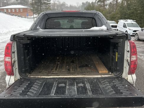 Used 2010 Chevrolet Avalanche LTZ image 4