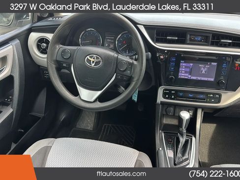Used 2018 Toyota Corolla LE FWD image 25