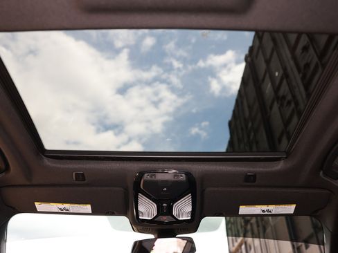 Used 2018 BMW M550i xDrive image 29