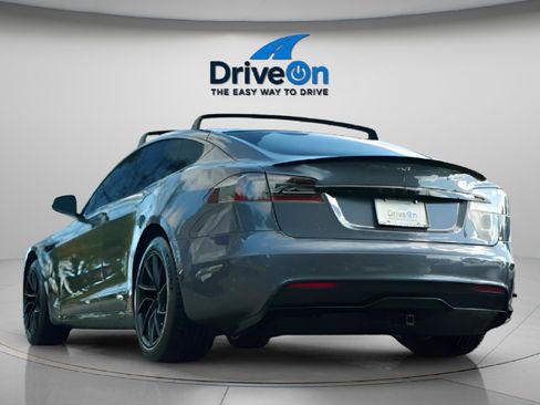 Used 2021 Tesla Model S Plaid image 12