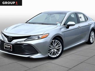 Used 2018 Toyota Camry XLE video 1