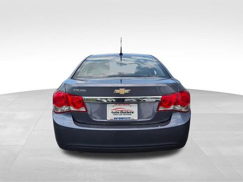 Used 2013 Chevrolet Cruze LS FWD image 6