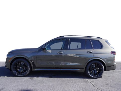 New 2025 BMW X7 xDrive40i w/ M Sport Package image 29