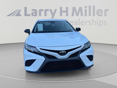 Used 2020 Toyota Camry SE FWD image 8