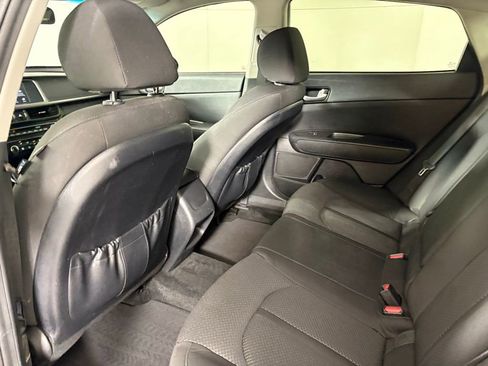 Used 2018 Kia Optima LX w/ 17" Alloy Wheels Package image 33