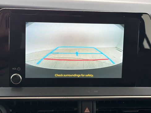 Used 2024 Toyota Prius Prime FWD image 25