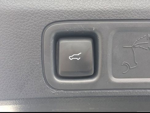Used 2024 Ford Expedition Limited image 13