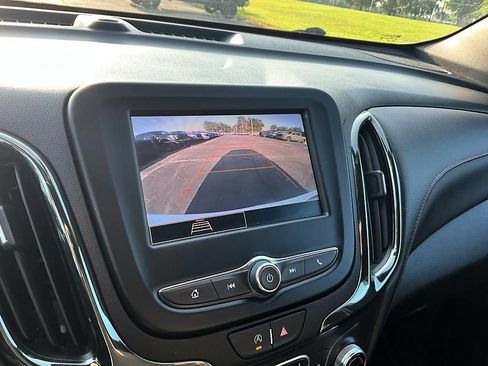 Used 2024 Chevrolet Equinox RS w/ LPO, Floor Liner Package FWD image 21