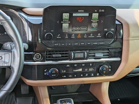 Used 2024 Nissan Pathfinder Platinum FWD image 12
