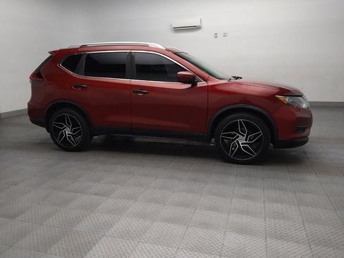 Used 2018 Nissan Rogue SV image 11