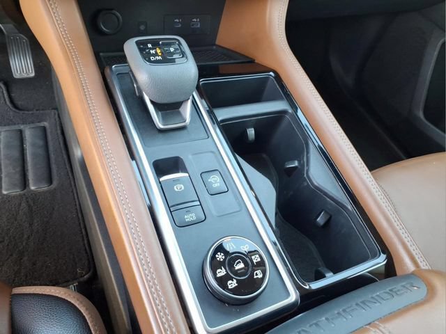 Used 2024 Nissan Pathfinder Platinum AWD/4WD image 23