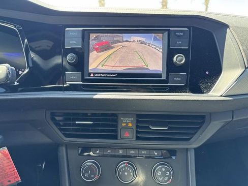 Used 2024 Volkswagen Jetta Sport image 18