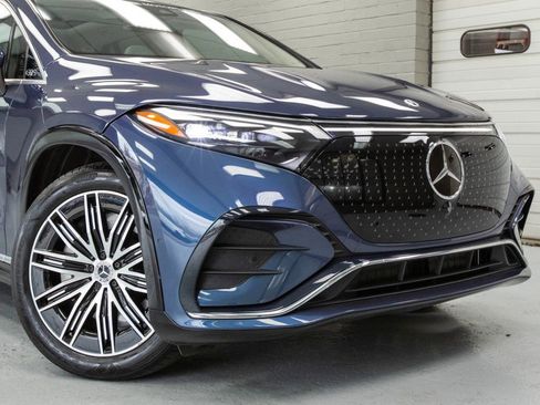 Used 2023 Mercedes-Benz EQS 450+ 4MATIC SUV w/ AMG Line Exterior Package image 8