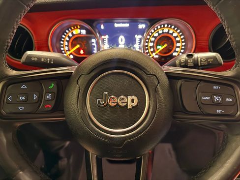 Used 2018 Jeep Wrangler Unlimited Sport S AWD/4WD image 19