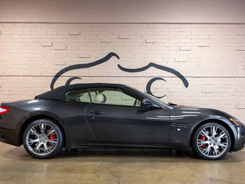 Used 2014 Maserati GranTurismo Convertible RWD image 6