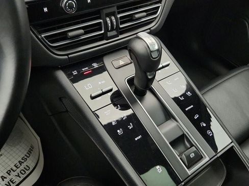 Used 2024 Porsche Macan w/ Premium Plus Package AWD/4WD image 16