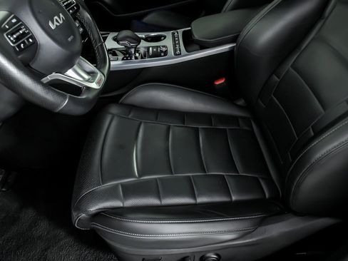 Used 2022 Kia Stinger GT2 image 21