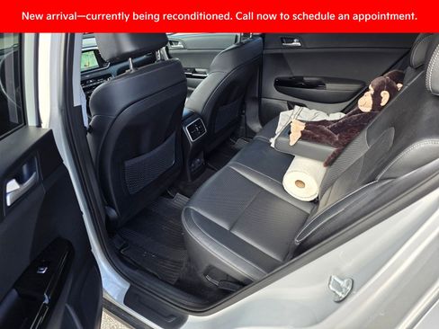 Used 2022 Kia Sportage EX w/ EX Technology Package image 9