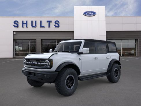 New 2025 Ford Bronco Outer Banks w/ Sasquatch Package image 1