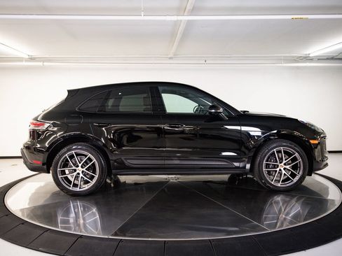 Certified 2023 Porsche Macan AWD/4WD image 8