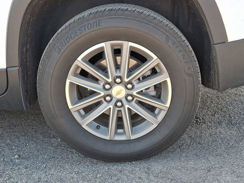 Certified 2024 Chevrolet Traverse LT AWD/4WD image 32