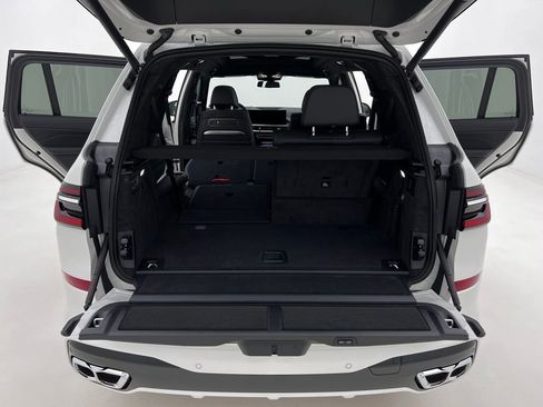 New 2026 BMW X7 M60i w/ Executive Package image 7