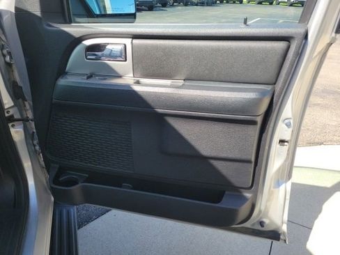 Used 2017 Ford Expedition XLT AWD/4WD image 22